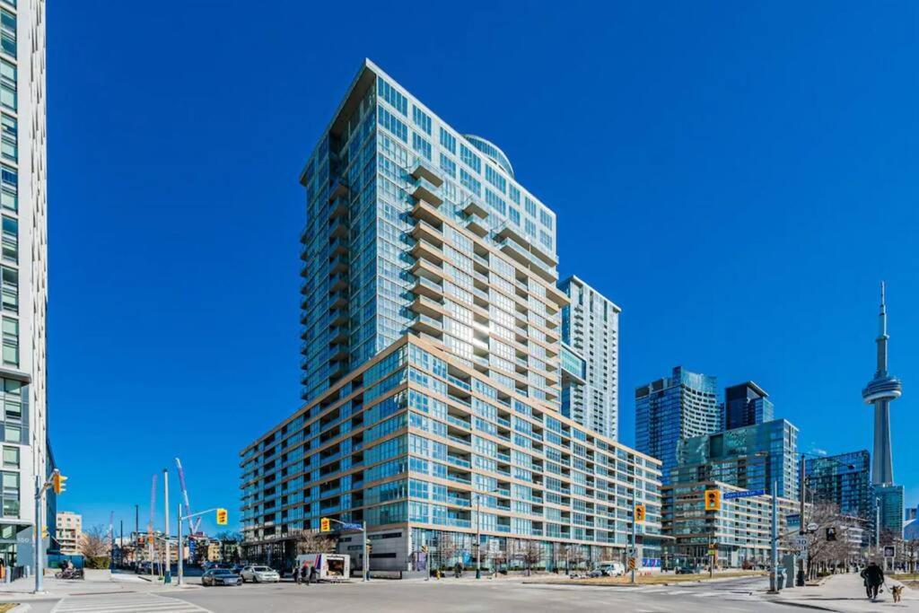 Lush Condo By Cntower - Free Parking Toronto Ngoại thất bức ảnh