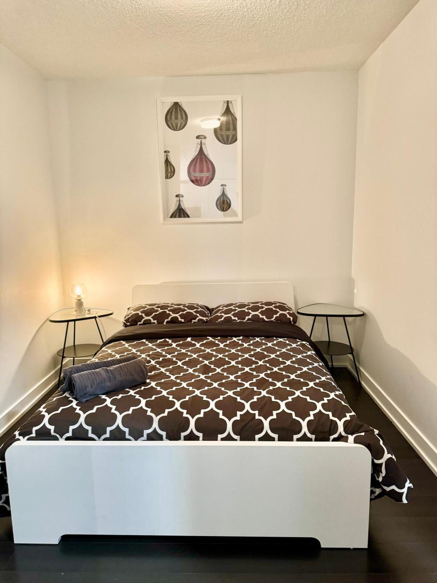 Lush Condo By Cntower - Free Parking Toronto Ngoại thất bức ảnh
